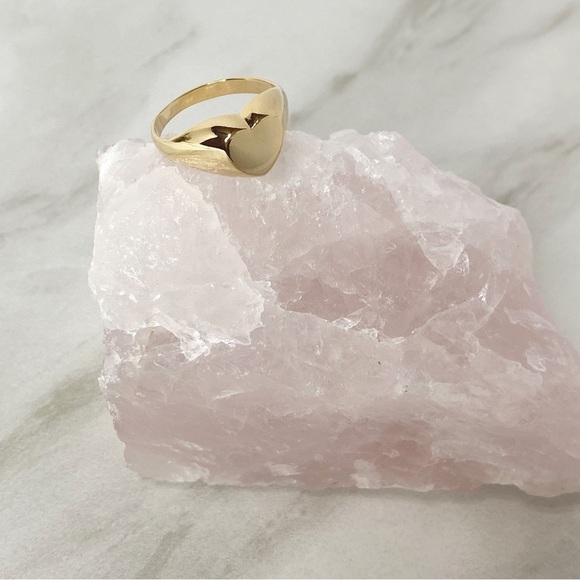 Gold Heart Signet Ring - Picture 3 of 3